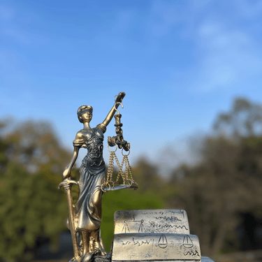 Classic Lady Justice Statue – Symbolic Legal Decor - getTohfa.