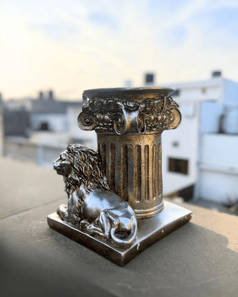 Majestic Lion Column Vase – Regal Home Decor - getTohfa.