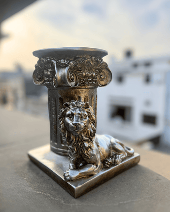 Majestic Lion Column Vase – Regal Home Decor - getTohfa.